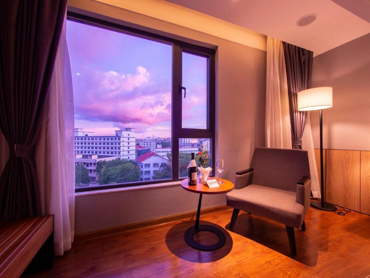 Prince Hotel Янгон Экстерьер фото